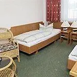 מלון Ruegen-hotel זאסניץ